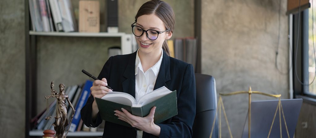 Divorce and child custody attorney in Bremerton providing expert advice